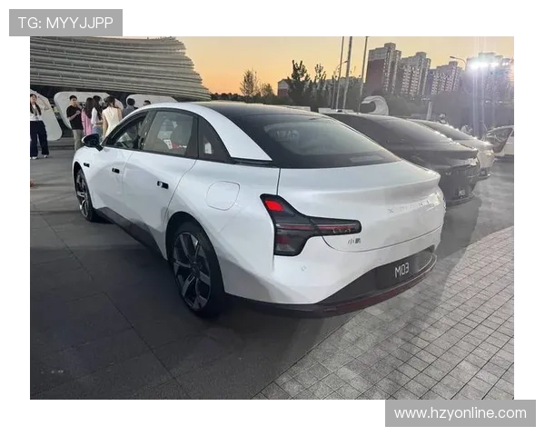 11.98万起，1小时大定1.2万辆，新款小鹏MONA M03该怎么买